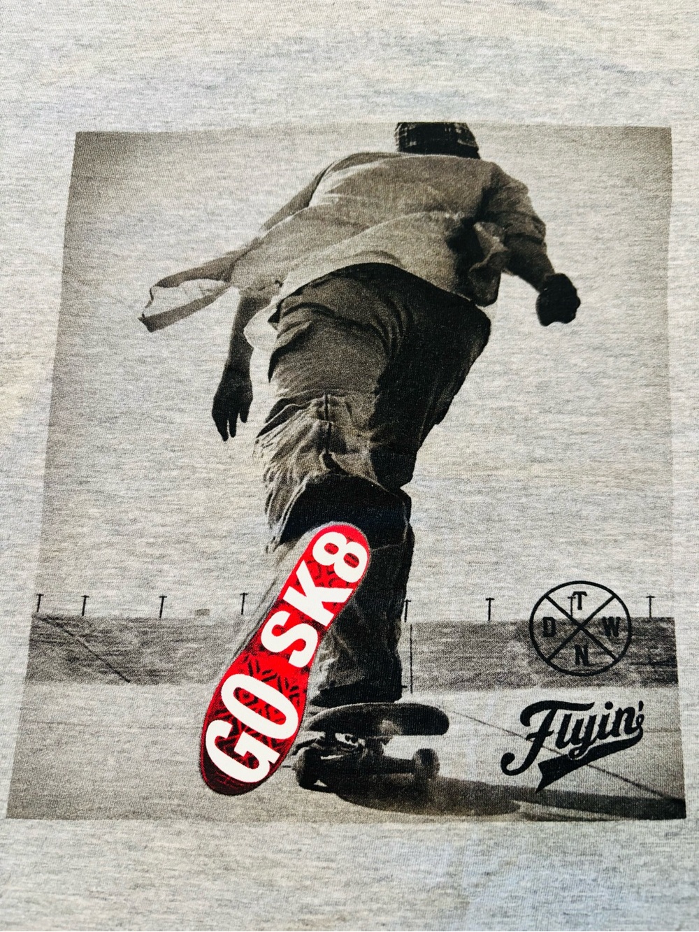 2/$10 H&M Boy’s Grey Tee with Skater Graphic and Red Detail Boys 8-10